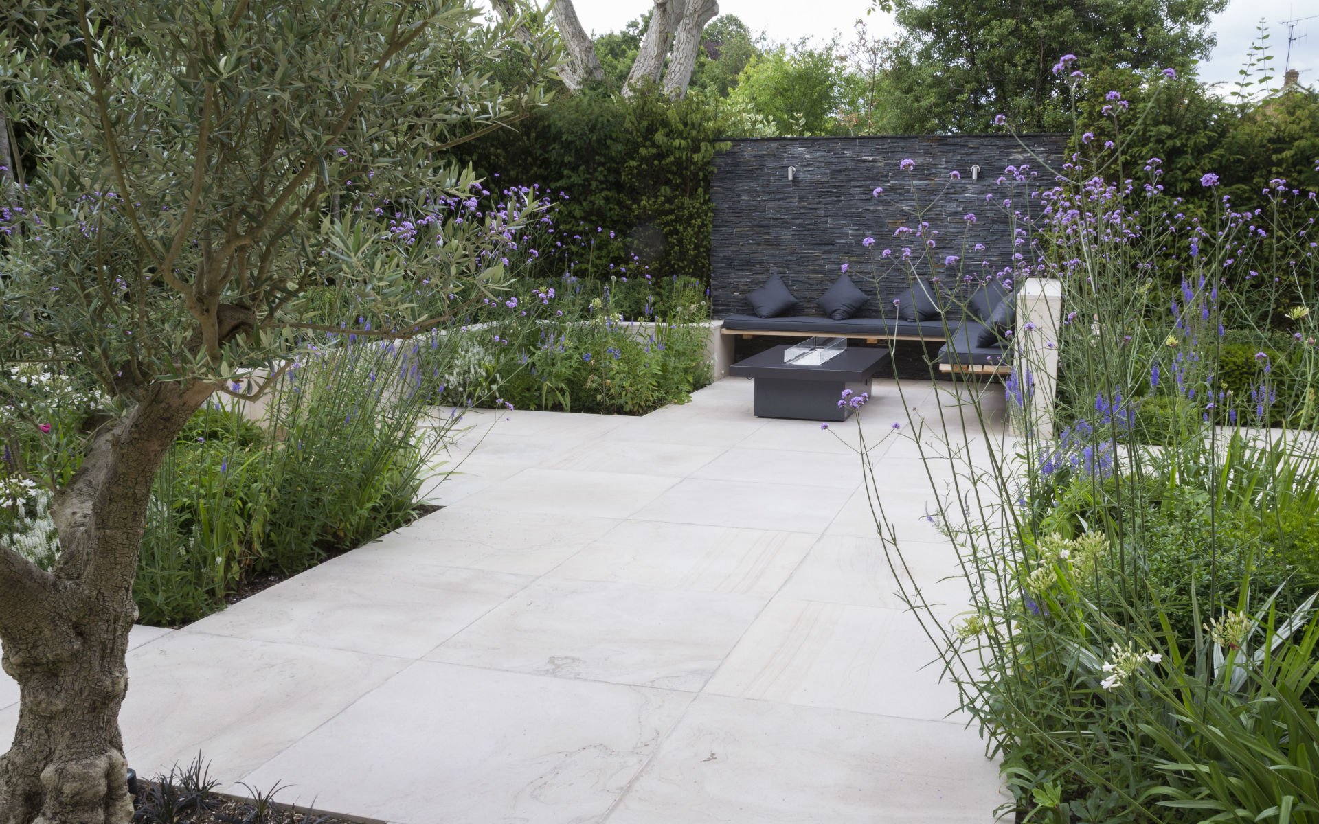 Portfolio Contemporary Living Garden and Courtyard Shenfield Essex